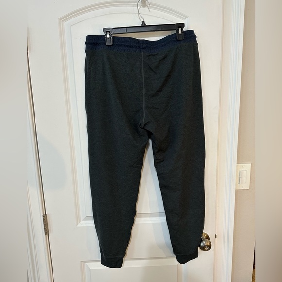 Marine layer women’s joggers size XL. Very good condition. - Picture 2 of 3